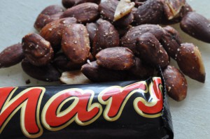 Cookies med Marsbar og saltmandler - opskrift