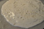 Pavlova dessert med frugt og yoghurt flødeskum