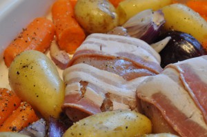 DSC_5629 • nogetiovnenstaging.com Kyllingefad med bacon og kartofler – nem ovnret med grønt
