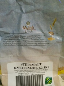 Grovboller med stenmalet mel & varm kakao 