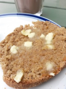 Grovboller med stenmalet mel & varm kakao 