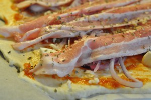 Sprøde tynde pizzaer på grill