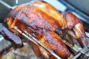 Kylling på grill rotisseri saftig grillkylling