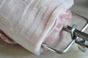 Flæskesteg på grill rotisserie - lækker opskrift