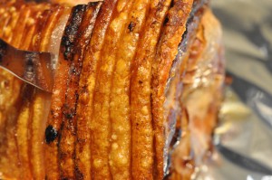 Flæskesteg på grill rotisserie - lækker opskrift