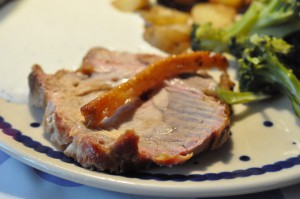 Flæskesteg på grill rotisserie - lækker opskrift