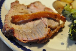 Flæskesteg på grill rotisserie - lækker opskrift