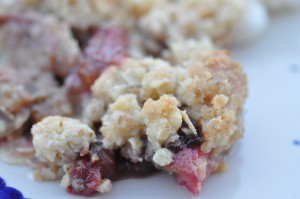 Rabarbertærte med smuldredej og marcipan