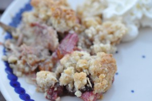 Rabarbertærte med smuldredej og marcipan