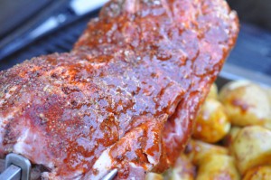 Nakkefilet på grill rotisserie - grillet nakkesteg