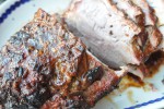 Nakkefilet på grill rotisserie - grillet nakkesteg