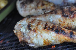 Kalkunlår på grill - opskrift på grillet kalkun