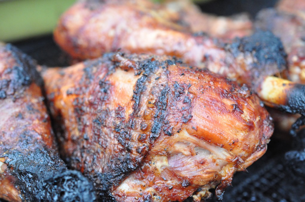 Kalkunlår på grill - opskrift på grillet kalkun