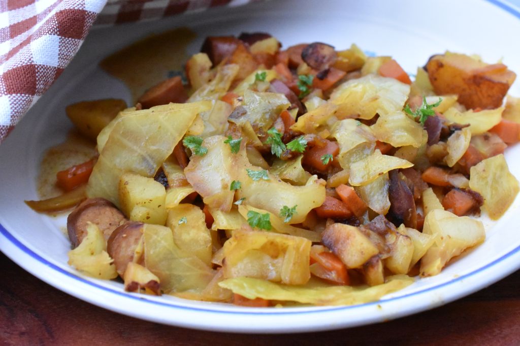 Karrykål med pølser - nem sund billig opskrift