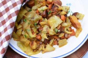 Karrykål med pølser - nem sund billig opskrift