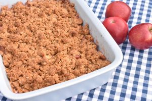 Crumblekage med æbler - æblecrumble kage