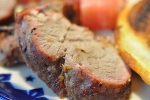 Grillet svinemørbrad med grillede kartofler