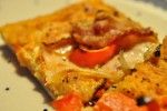 DSC_7665 • nogetiovnen.dk Lækker grov pizza med kyllingebryst, chilipesto og bacon