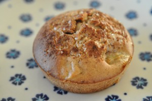 Nemme æblemuffins med kardemomme og kanel