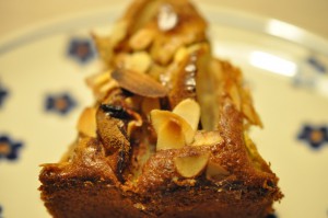 Æblekage med kanel & mandler - nem opskrift