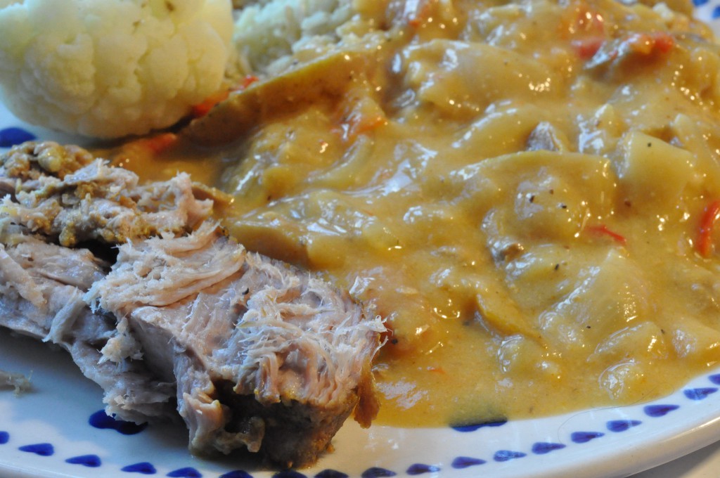 Nakkefilet i stegeso med karry, løg og æbler