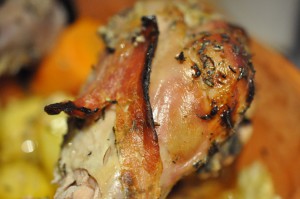 Kalkunlår i ovn med bacon - stegeso opskrift