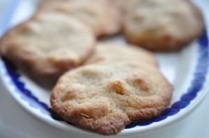 Sprøde cookies med peanuts - nemme og lækre - opskrift