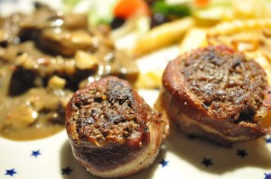 DSC_8874 • nogetiovnen.dk Svampesauce - sovs med portobello svampe og hakkebøf med bacon