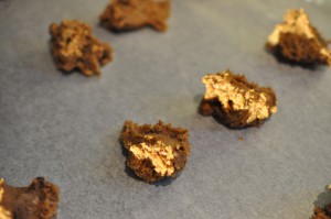 Lakrids cookies med chokolade & hasselnødder