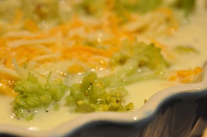 Broccolitærte & løg tærte med bacon - opskrift