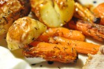 Flæskesteg med timiankartofler og hvid dressing