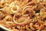 Tærte med rødløg og bacon - grov tærtedej