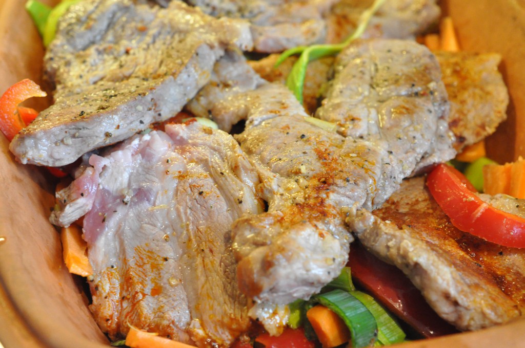 Koteletter i stegeso med grøntsager - opskrift