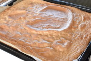 Roulade med æblemos - opskrift på æbleroulade