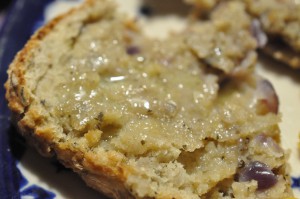 Madbrød med løg rosmarin & hvidløg - opskrift