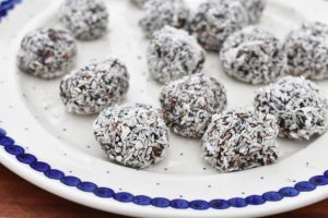 Nemme romkugler med rom og havregryn