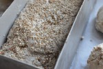 Kerneboller og brød med knækkede hvedekerner