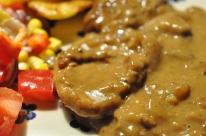 DSC_0728 • nogetiovnen.dk Mørbradbøffer i flødesauce med løg og champignon