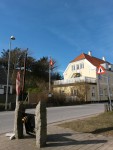 Solskin, havbrus, keramik, kage og livslykke ved Vesterhavet