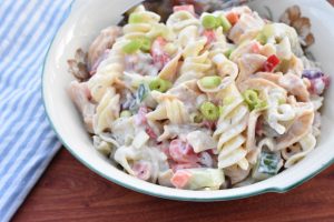 DSC_0737 • nogetiovnen.dk Pastasalat opskrift med creme fraiche dressing