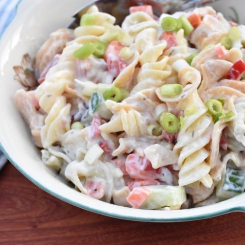 Pastasalat opskrift med creme fraiche dressing