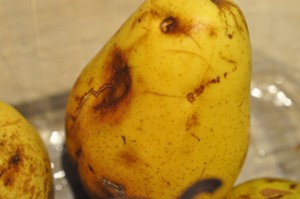 Pærecrumble med brun farin og ingefær - nem