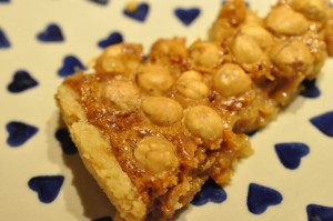 DSC_1071 • nogetiovnen.dk Nøddetærte med kondenseret mælk og hasselnødder - opskrift