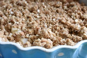 Pærecrumble med brun farin og ingefær - nem