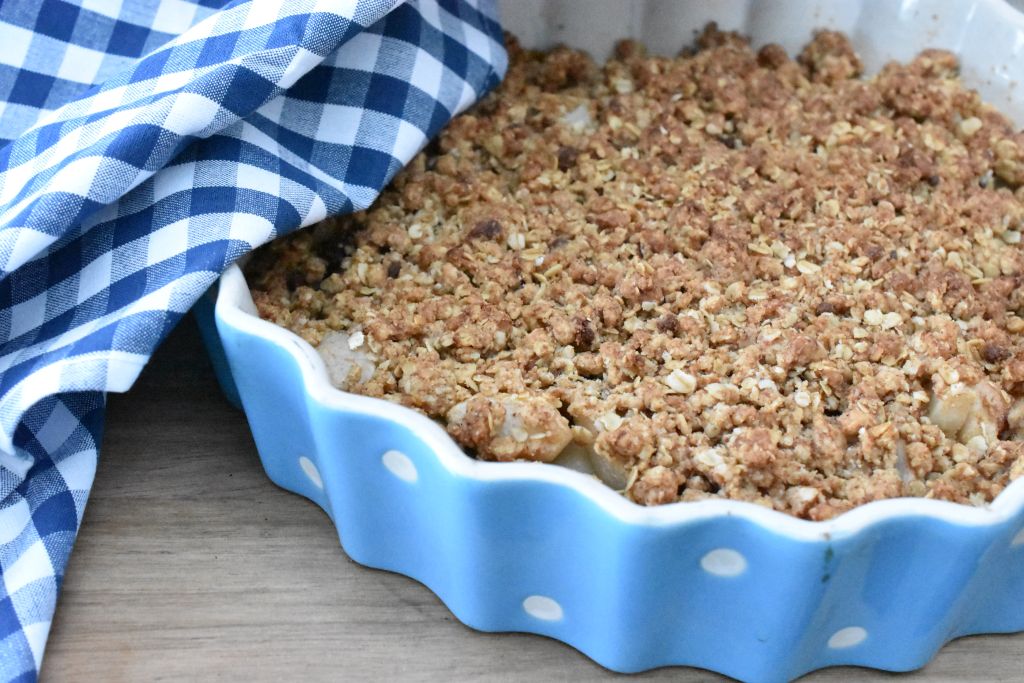 Pærecrumble med brun farin og ingefær - nem