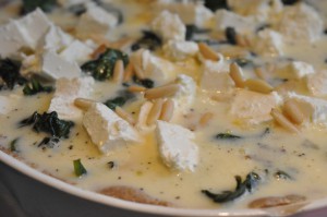 Spinattærte med feta og pinjekerner - opskrift 