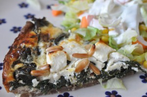 DSC_1313 • nogetiovnen.dk Spinattærte med feta og pinjekerner - opskrift
