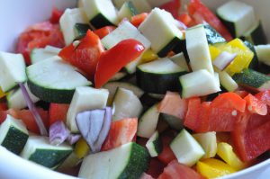 Pastasalat med olie eddike dressing - opskrift