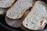 Sprød Croque Monsieur af brødrest