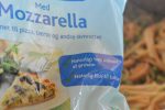 Pasta i flødesovs med ærter og grillet kylling